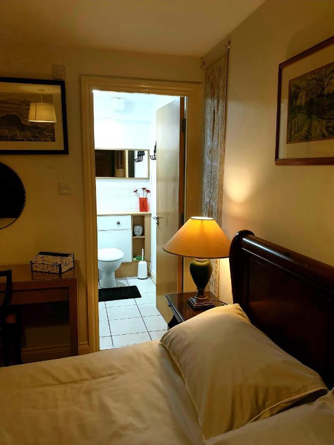 Central En-Suite Room Единбург Екстериор снимка